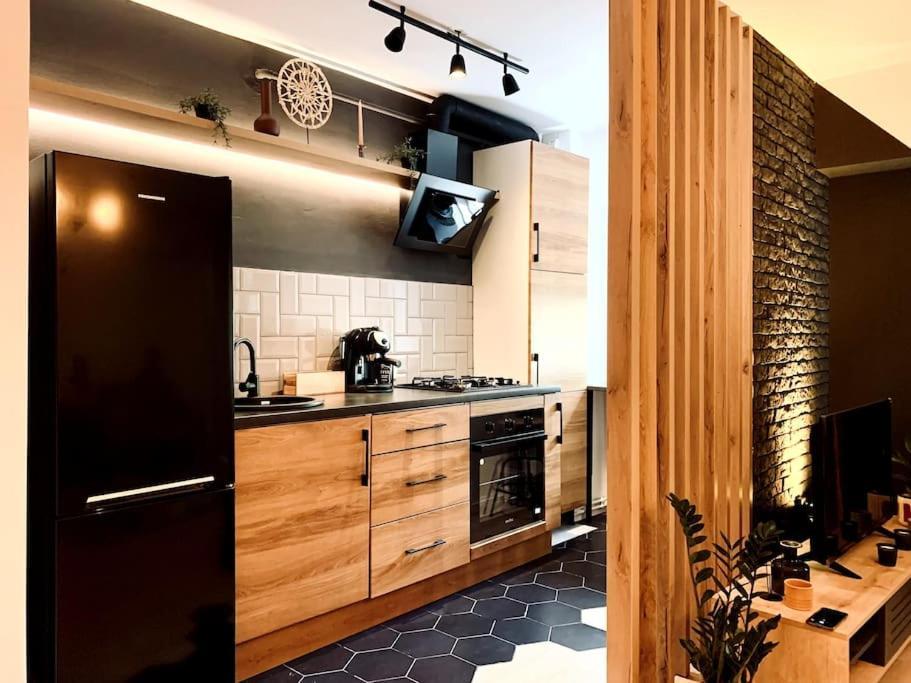 Heart Of The City - Modern Studio With Balcony Lejlighed Bukarest Eksteriør billede