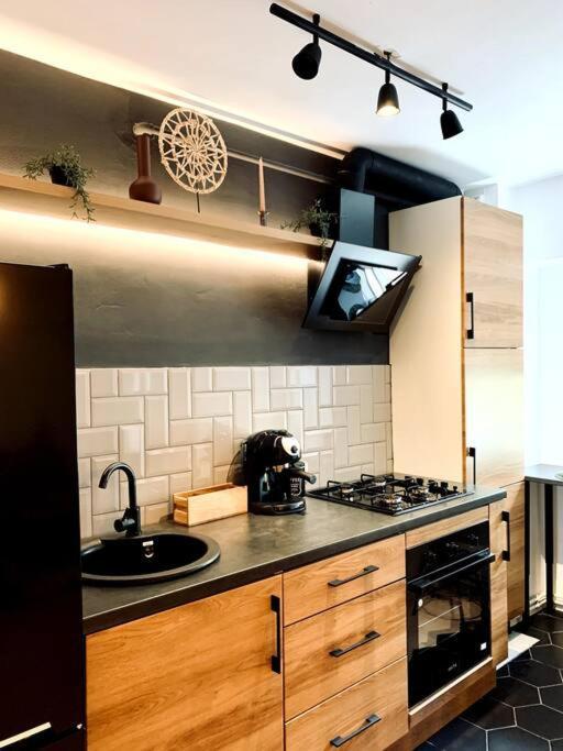 Heart Of The City - Modern Studio With Balcony Lejlighed Bukarest Eksteriør billede