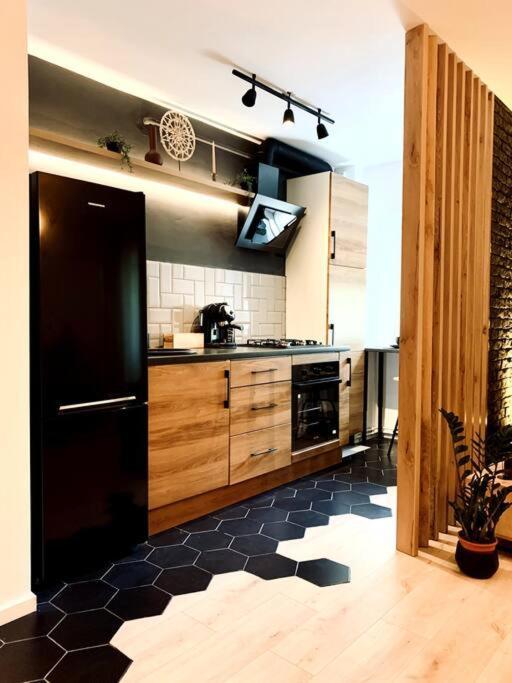 Heart Of The City - Modern Studio With Balcony Lejlighed Bukarest Eksteriør billede